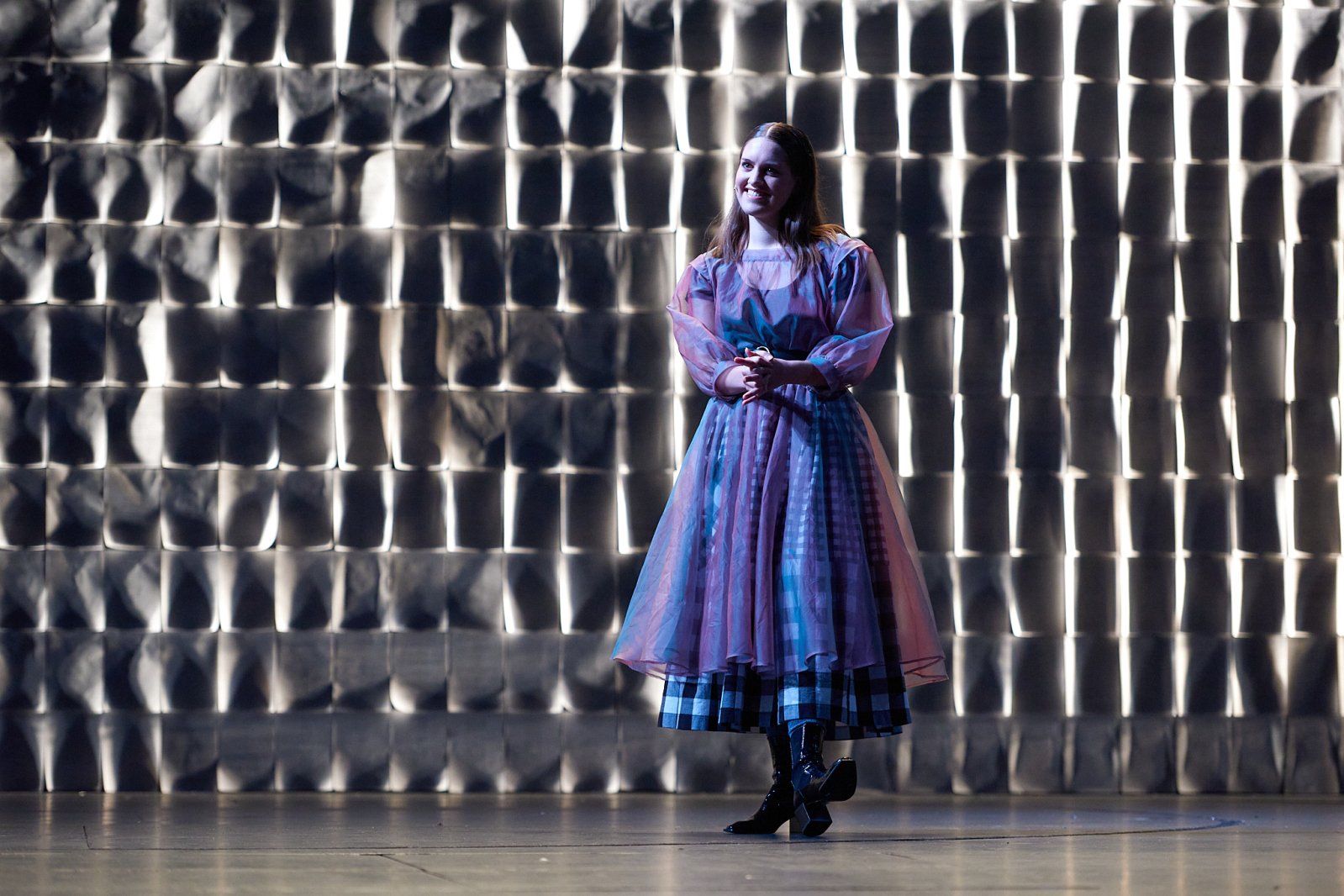 Maria Kristine Hildonen i forestillingen Hamlet, på Hovedscenen på Nationaltheatret i 2021