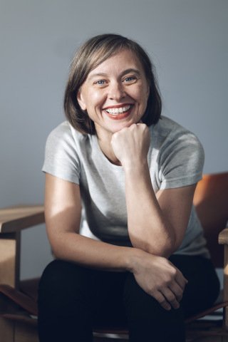 Portrett av smilende kvinne